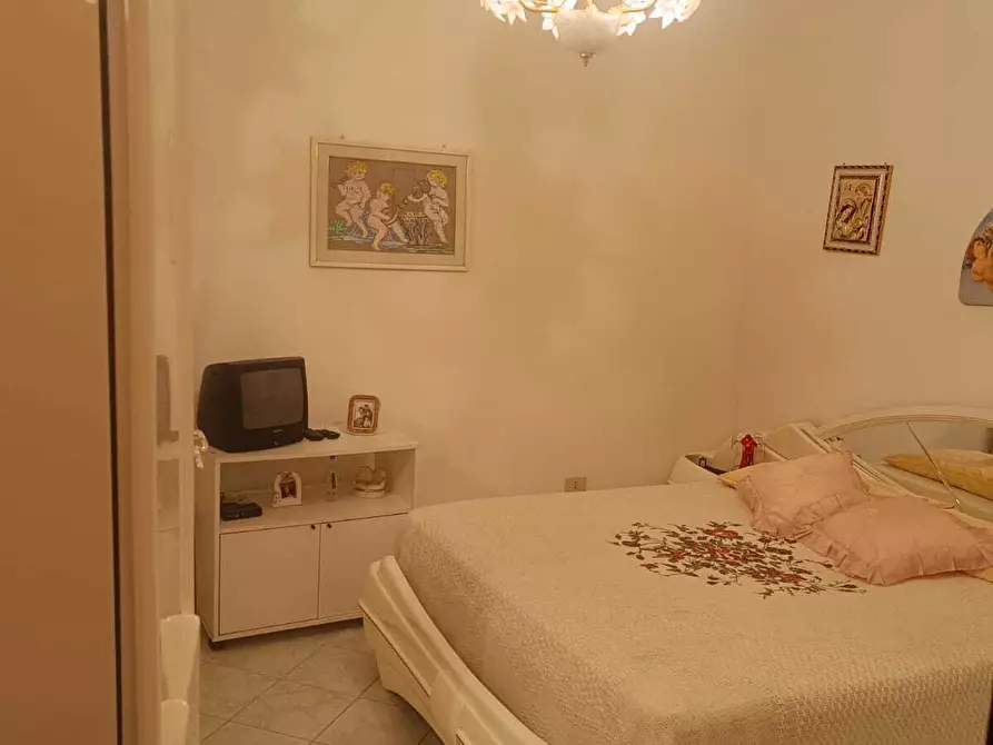 Immagine 13 di Casa trifamiliare in vendita  a Canicattini Bagni