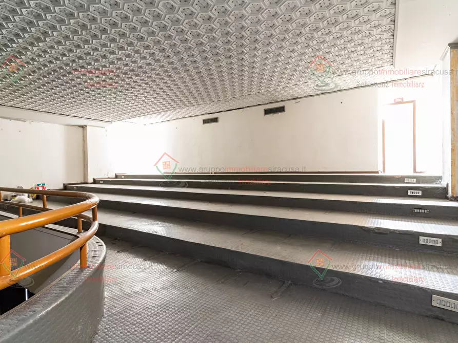 Immagine 16 di Locale commerciale in vendita  a Siracusa