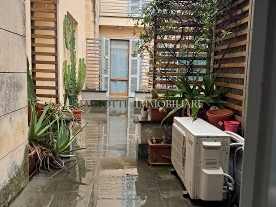 Immagine 2 di Trilocale in vendita  a Livorno