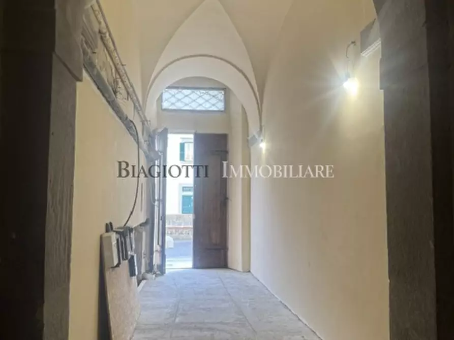 Immagine 11 di Trilocale in vendita  a Livorno