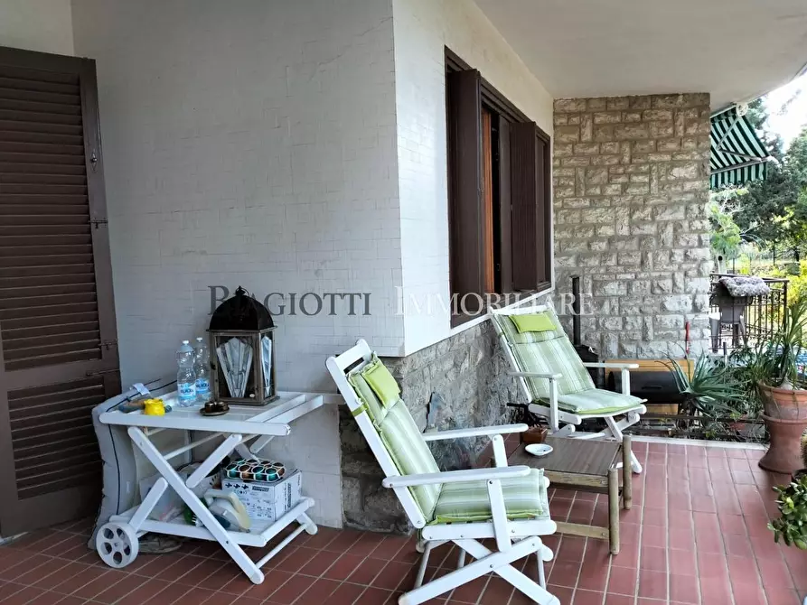 Immagine 6 di Villa in vendita  a Livorno