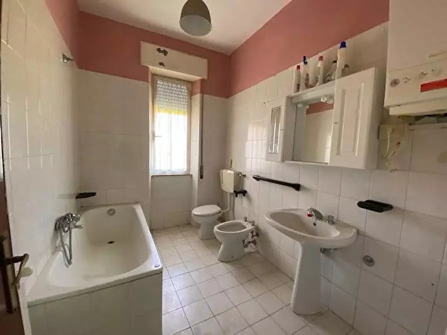 Immagine 25 di Casa indipendente in vendita  in Via falcinello a Sarzana