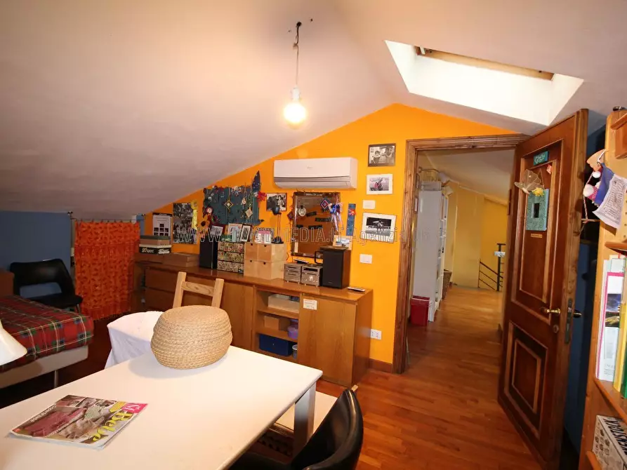 Immagine 29 di Casa indipendente in vendita  a Sarzana