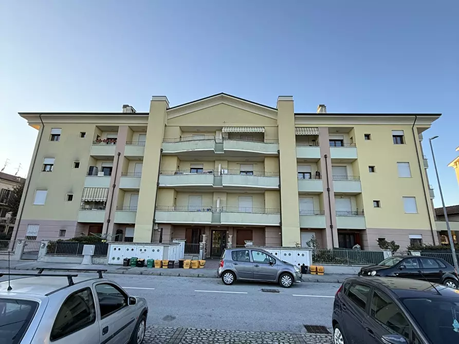 Immagine 41 di Trilocale in vendita  in Via Giorgio La Pira a Savignano Sul Rubicone