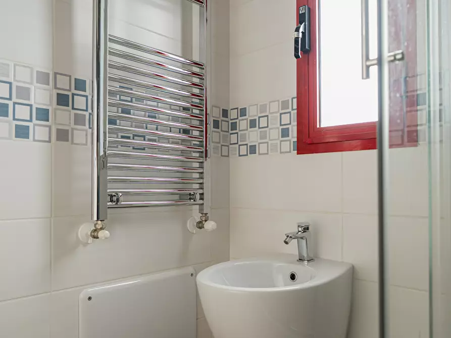 Immagine 25 di Bilocale in vendita  in Via Leptis Magna 2 a Rimini