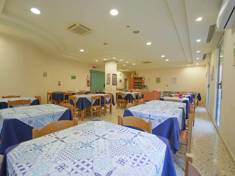 Immagine 7 di Palazzo in vendita  in Via Publio Virgilio Marone a Bellaria-Igea Marina