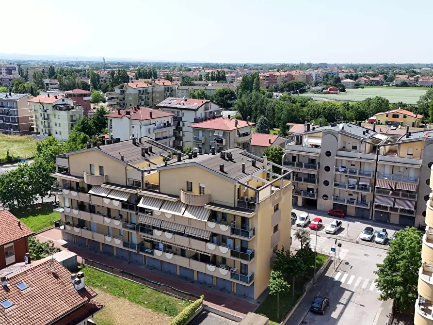 Immagine 27 di Quadrilocale in vendita  in Via Salvatore Barzilai 26 a Rimini