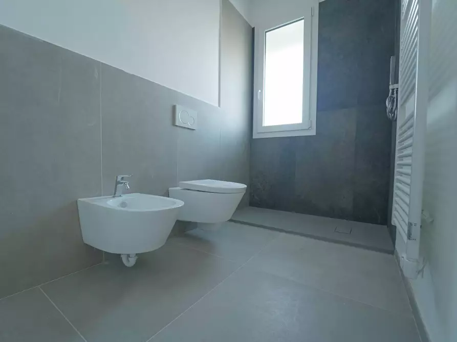 Immagine 10 di Quadrilocale in vendita  in Via Niccolò Tommaseo 100 a Rimini