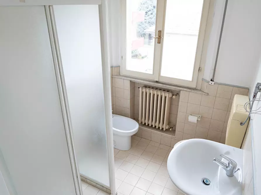 Immagine 29 di Quadrilocale in vendita  in via santerno a Rimini