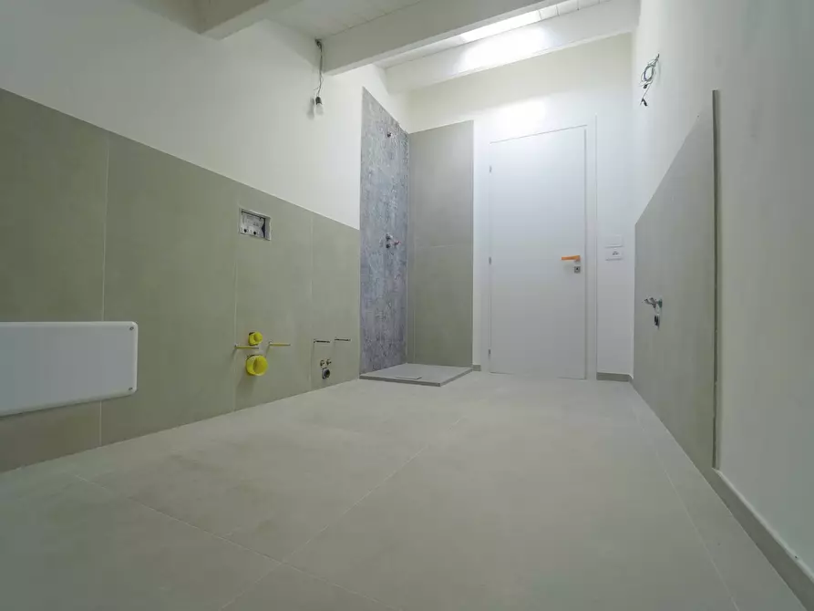 Immagine 11 di Quadrilocale in vendita  in Via Niccolò Tommaseo 100 a Rimini