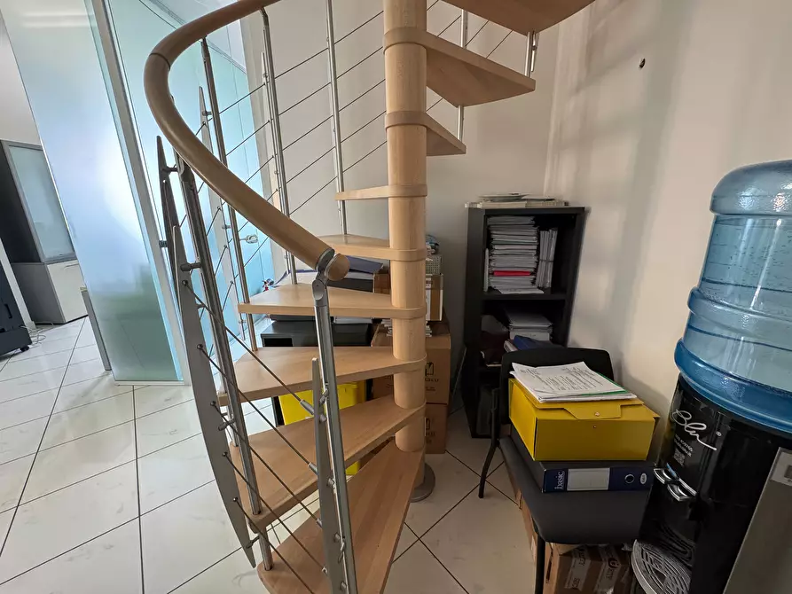 Immagine 23 di Palazzo in vendita  in Via Melozzo da Forlì 36 a Rimini