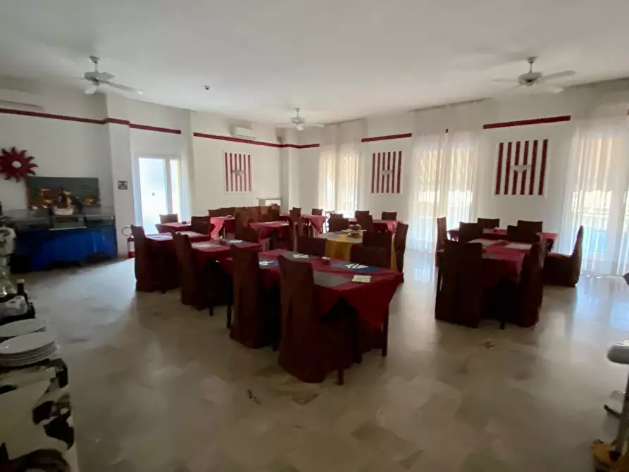 Immagine 19 di Palazzo in vendita  in Viale Don Giovanni Bosco 21 a Rimini