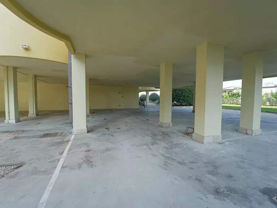 Immagine 23 di Trilocale in vendita  in Via Montello a Cesenatico