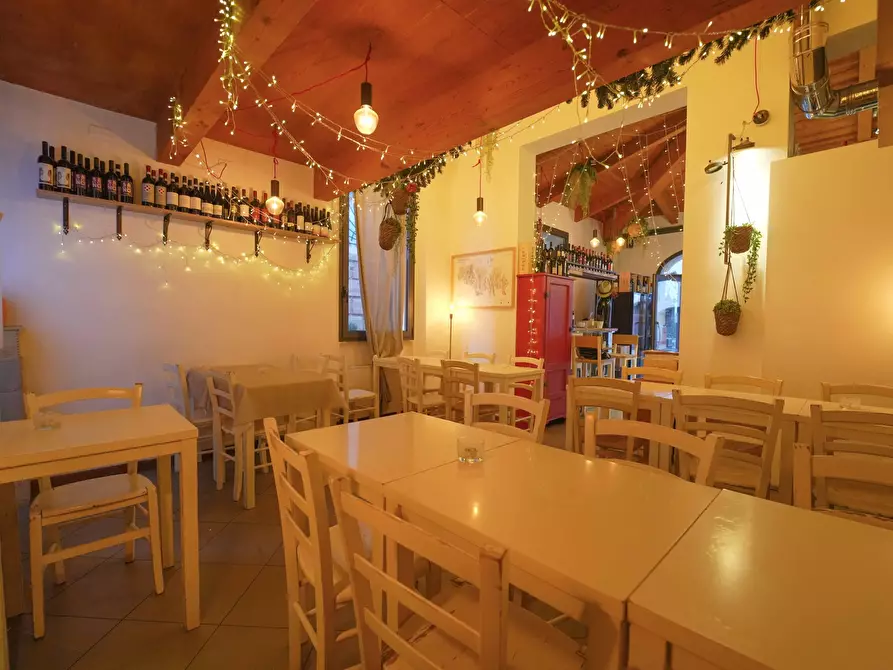 Immagine 17 di Bar / Ristorante in vendita  in Via Cesare Battisti 23 a Santarcangelo Di Romagna