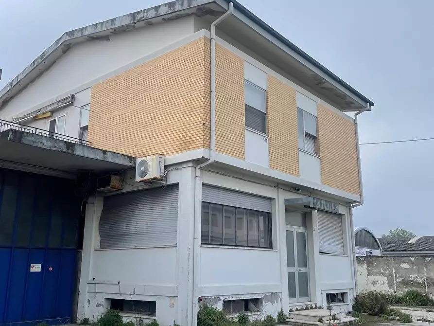 capannone in vendita a Pesaro