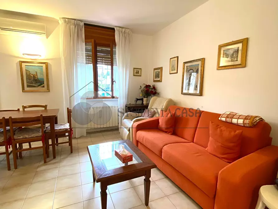 Immagine 2 di Trilocale in vendita  in Piazza Garibaldi 9 a Follo