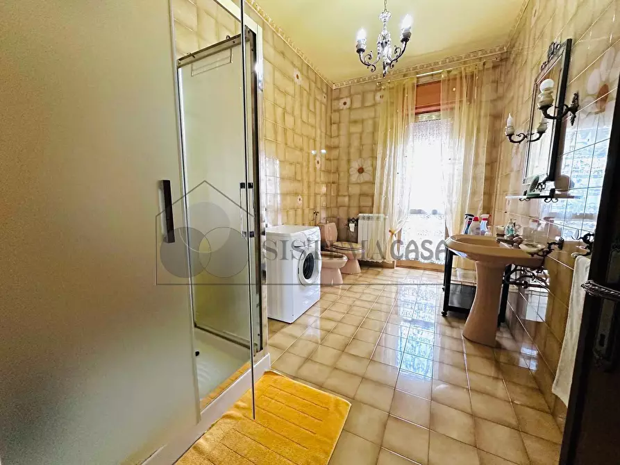 Immagine 43 di Villa in vendita  in Via 1º Maggio 12 a Follo