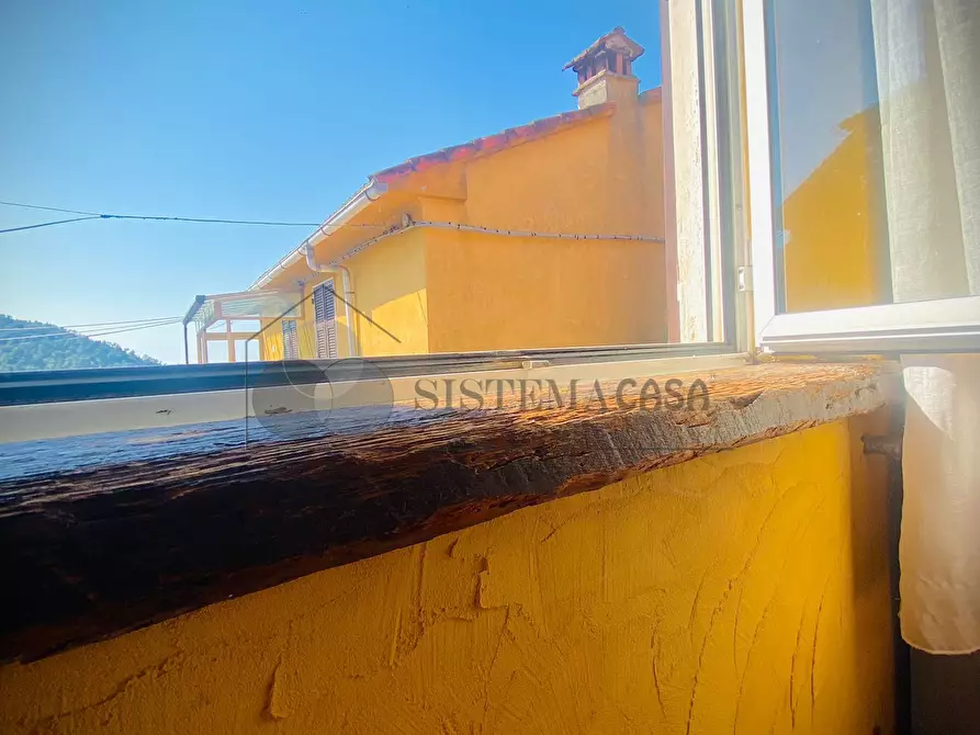 Immagine 14 di Porzione di casa in vendita  in Via Stazione 25 a Follo