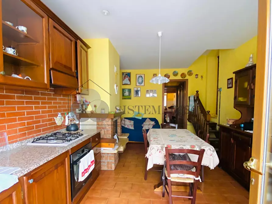 Immagine 7 di Villa in vendita  in Via 1º Maggio 12 a Follo