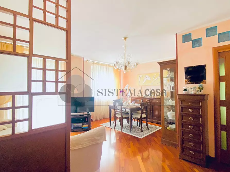 Immagine 2 di Quadrilocale in vendita  in Via Brigate partigiane 94 a Follo