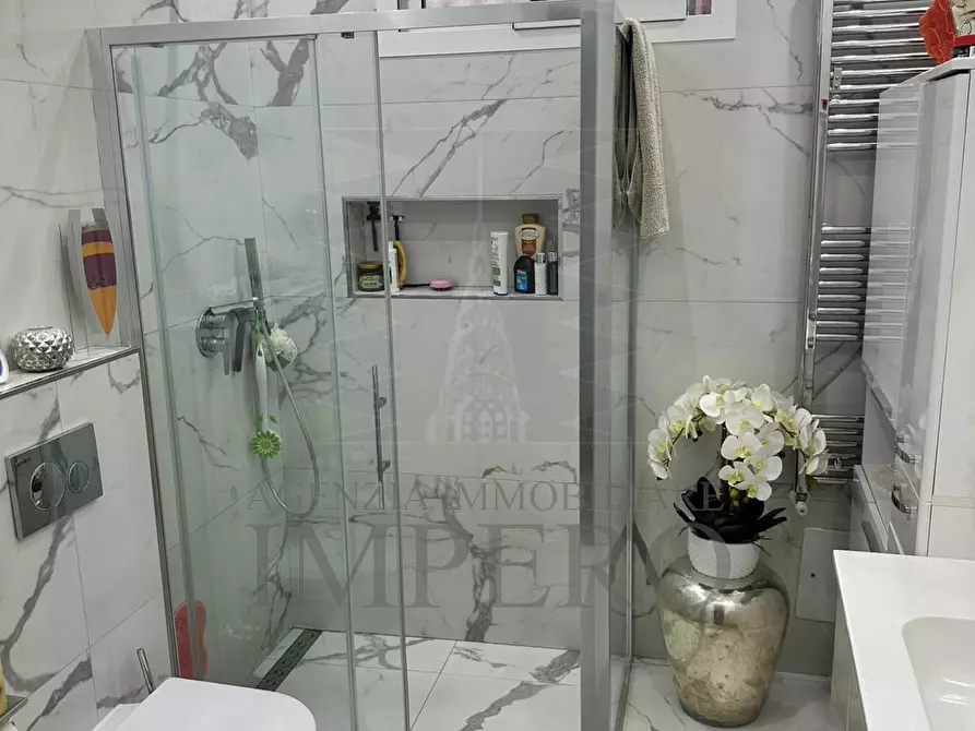 Immagine 14 di Porzione di casa in vendita  in Corso Limone Piemonte 10 a Ventimiglia