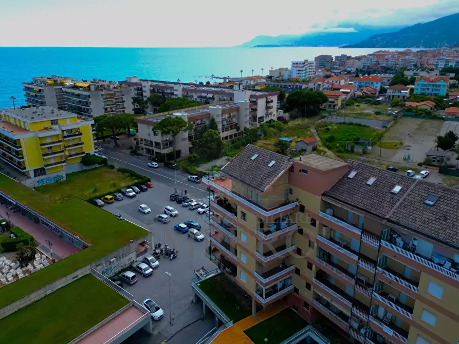 Immagine 1 di Bilocale in vendita  in Via Nino Lamboglia 8 a Ventimiglia