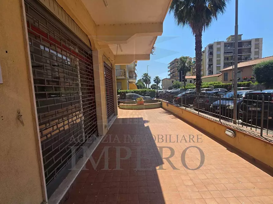 Immagine 12 di Locale commerciale in affitto  in Via Papa Giovanni XXIII 1 a Ventimiglia