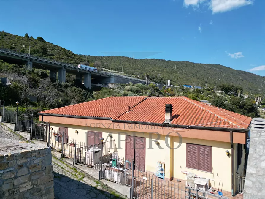 Immagine 2 di Villa in vendita  in Strada Curtasse 14 a Bordighera