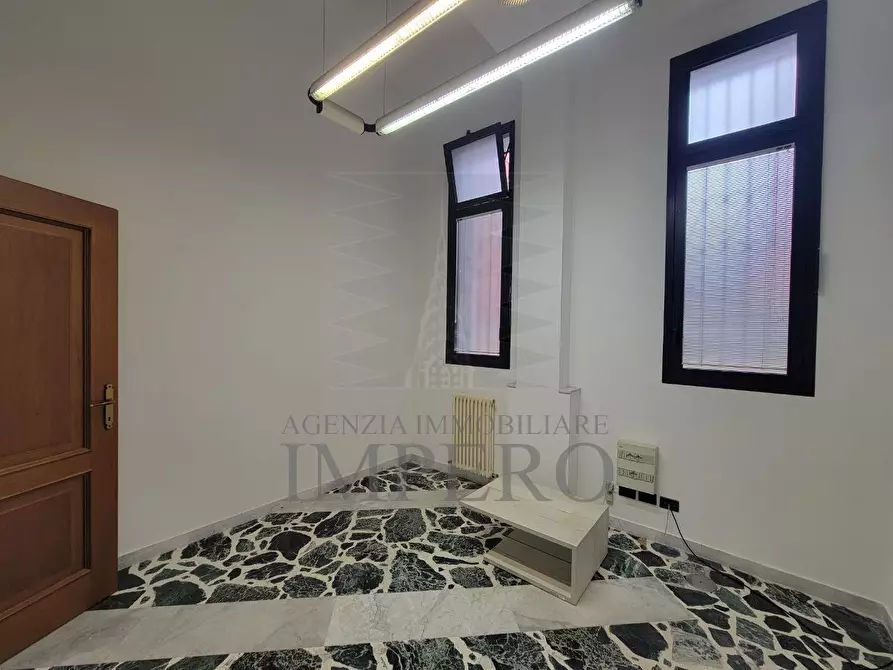 Immagine 11 di Bilocale in vendita  in Via Vittorio Veneto 13 a Bordighera