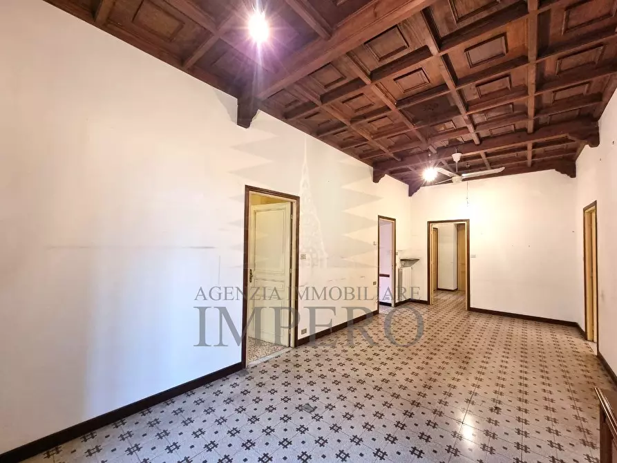 Pentalocale in vendita in Via Camillo Benso Conte di Cavour a Ventimiglia