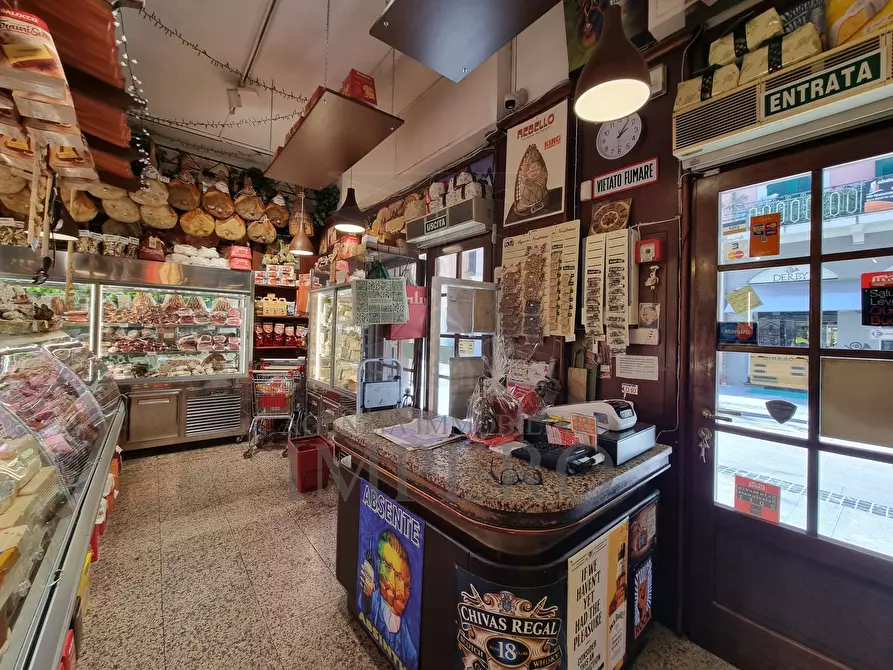 Immagine 2 di Attività commerciale in vendita  in Via Ruffini 10 a Ventimiglia