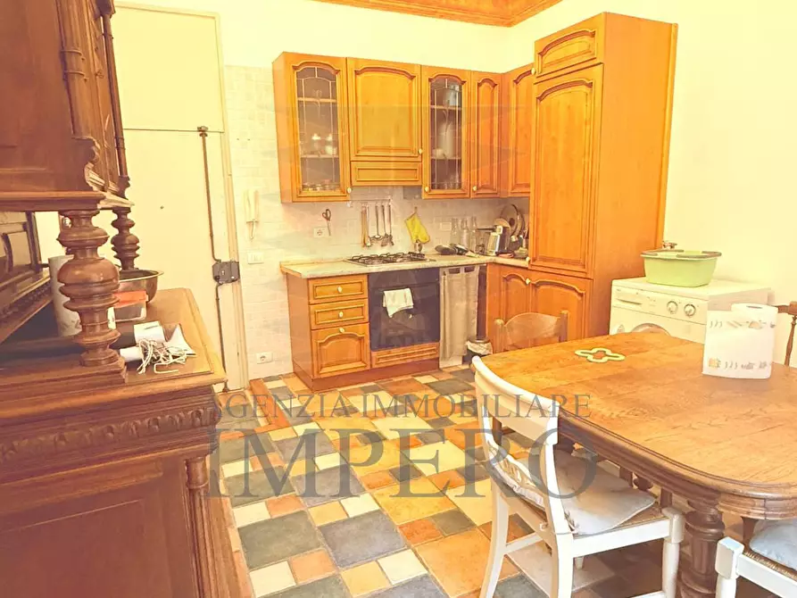 Immagine 1 di Pentalocale in vendita  in Piazza del Canto 6 a Ventimiglia