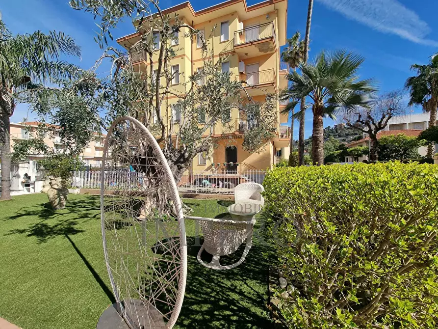 Immagine 9 di Pentalocale in vendita  in Via Gerolamo Rossi 15 a Bordighera