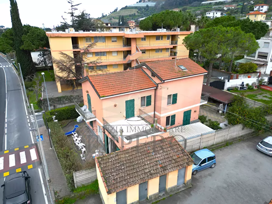 Immagine 1 di Villa in vendita  in Via Pasteur 193 a Bordighera
