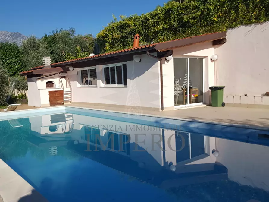 Immagine 1 di Villa in vendita  in Via Piemattone 10 a Ventimiglia