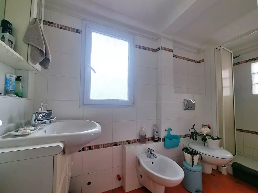 Immagine 3 di Casa indipendente in vendita  in Via alla Spiaggia 21 a Ventimiglia