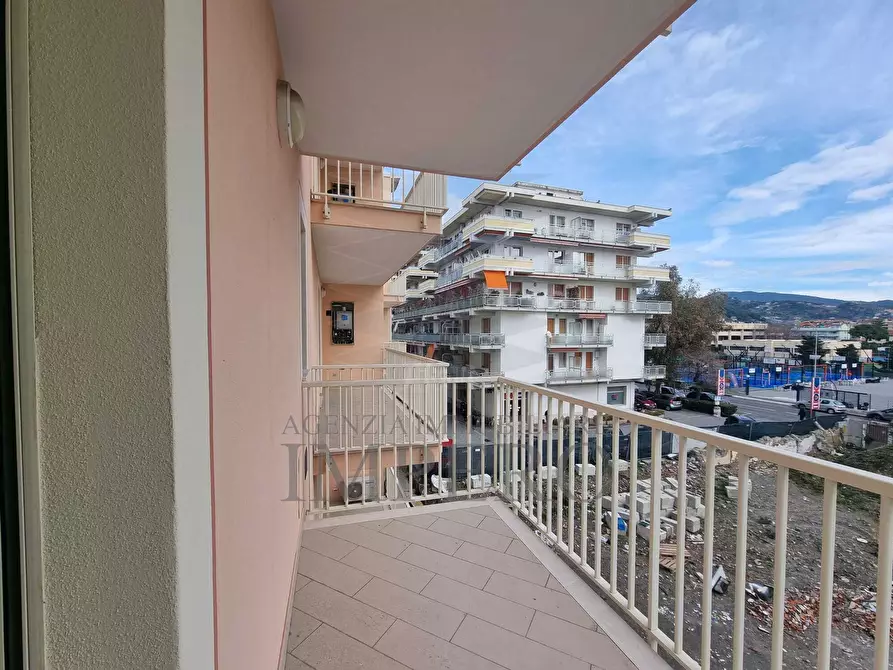 Immagine 16 di Bilocale in vendita  in passeggiata trento trieste 39 a Ventimiglia
