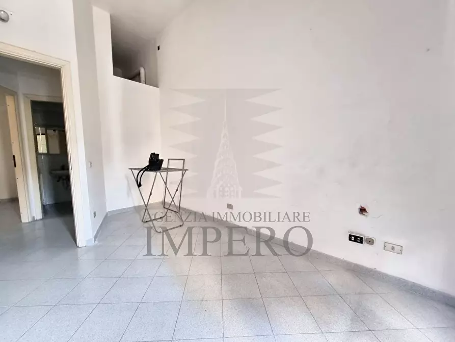 Immagine 12 di Locale commerciale in vendita  in Via Colonnello Aprosio 102 a Vallecrosia