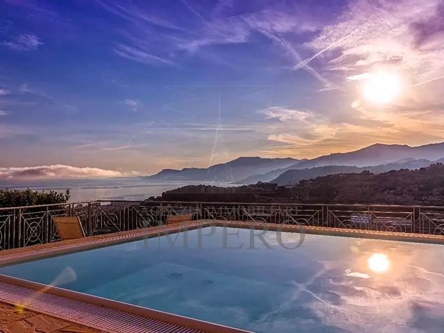 Immagine 2 di Villa in vendita  in Via Iride 155 a Bordighera