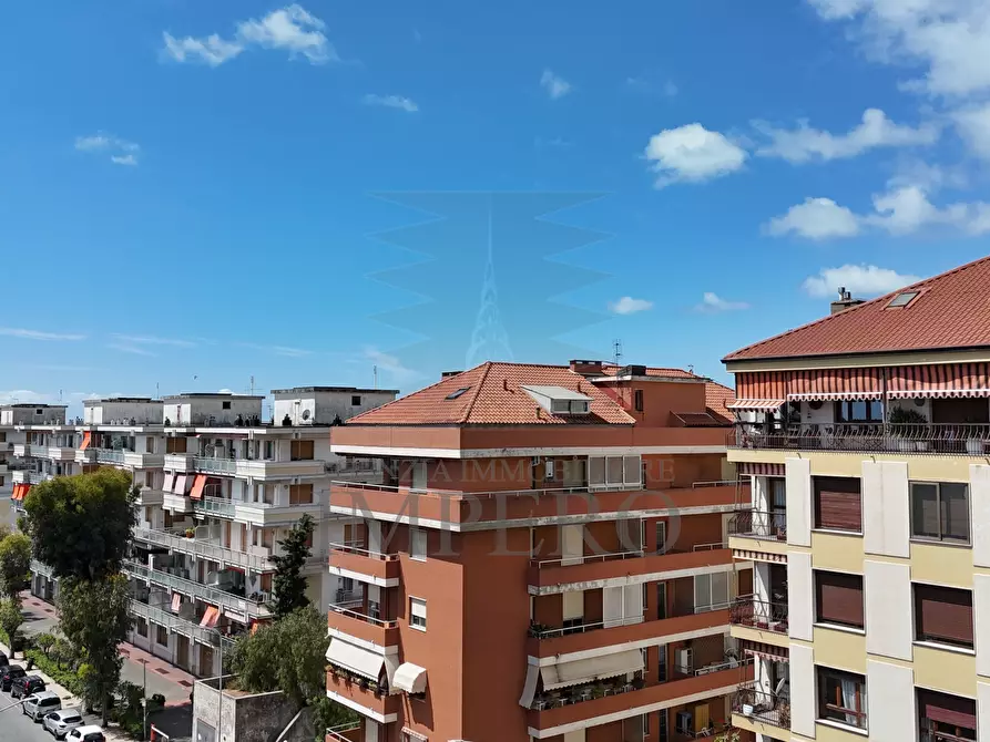 Immagine 31 di Quadrilocale in vendita  in Via Cornelio Tacito 2 a Ventimiglia