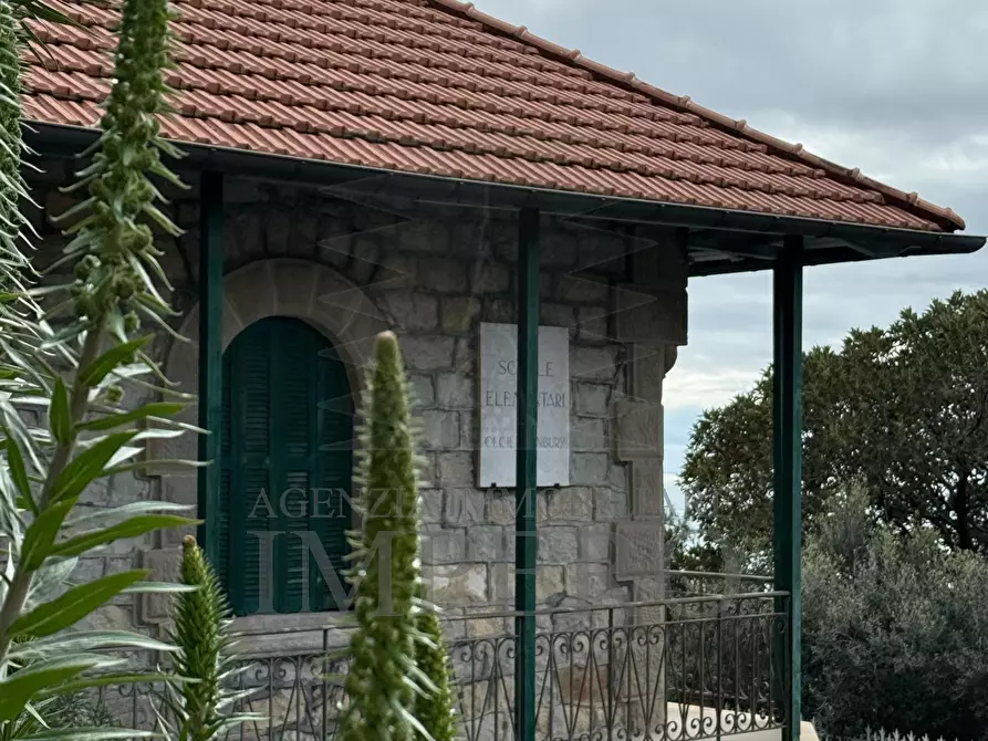 Immagine 16 di Quadrilocale in vendita  in Vico Hanbury 7 a Ventimiglia