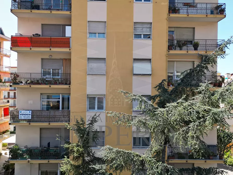 Immagine 1 di Quadrilocale in vendita  in Via Roma 60 a Ventimiglia