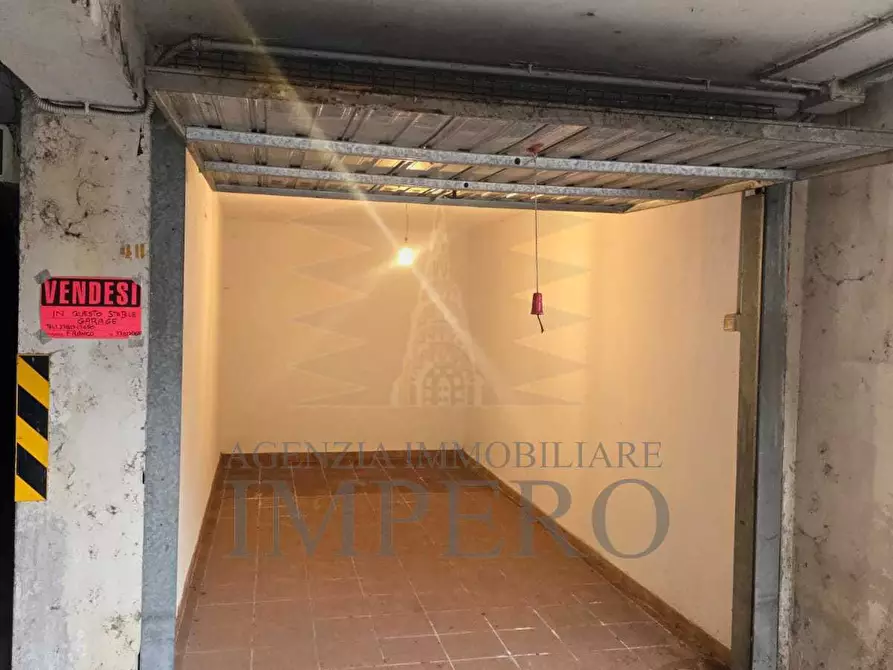 Immagine 3 di Garage in vendita  in Corso Limone Piemonte a Ventimiglia