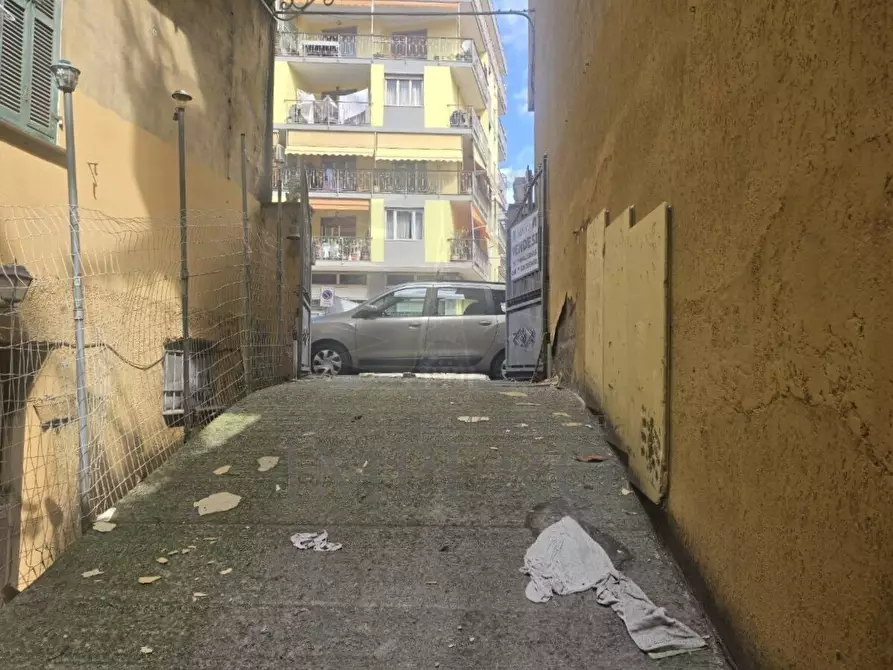 Immagine 11 di Magazzino in vendita  in Via San Secondo 2 a Ventimiglia