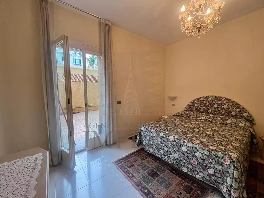 Immagine 17 di Bilocale in vendita  in Corso Italia 100 a Bordighera