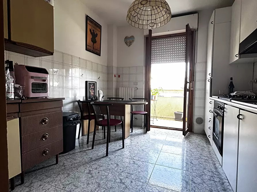 Immagine 2 di Pentalocale in vendita  in Viale Maiella 23/A a Francavilla Al Mare