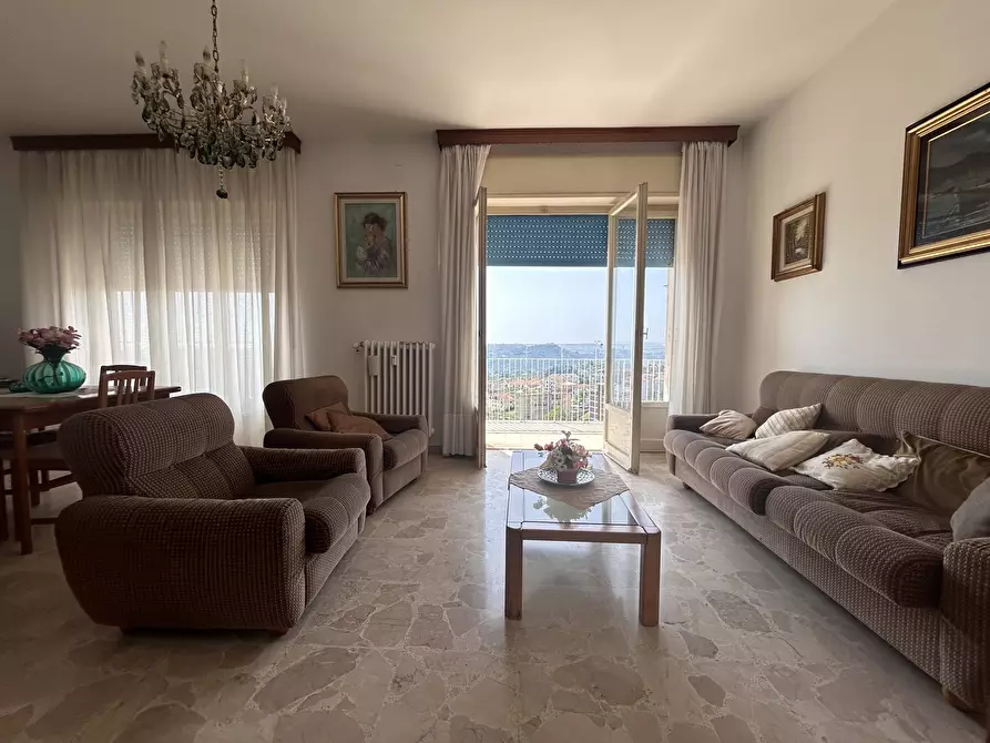 Immagine 1 di Pentalocale in vendita  in Viale Maiella 23/A a Chieti