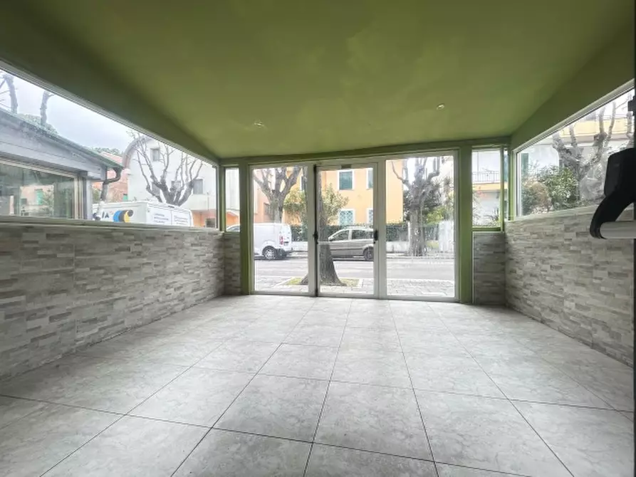 Immagine 3 di Locale commerciale in affitto  in Viale Nettuno a Francavilla Al Mare