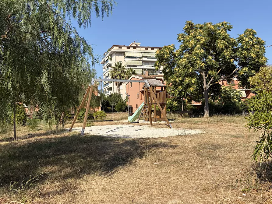 Immagine 14 di Trilocale in affitto  a Pescara