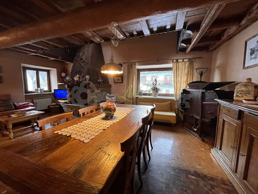 Immagine 5 di Trilocale in vendita  in Via Cesare Ollietti 13 a La Salle